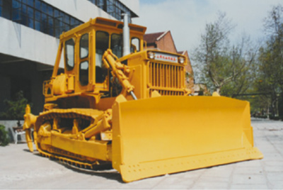 山推推土機(jī)累計(jì)銷量突破2000臺(tái)；被國家經(jīng)貿(mào)部批準(zhǔn)為進(jìn)出口自營權(quán)企業(yè)。