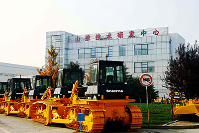 2009年，山推研發(fā)中心被國家人事部批準(zhǔn)設(shè)立博士后科研工作站，同年召開首屆科技創(chuàng)新大會(huì)。